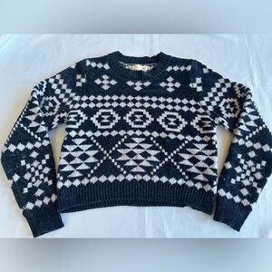 Altar'd State Dark Blue Black and White Geometric Crop Sweater Sz Large